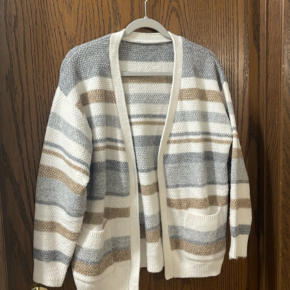 Cardigan with Pockets - Picture 2 of 6
